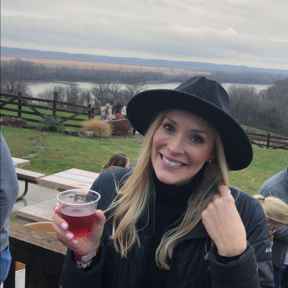 Meet your Posher, Danielle